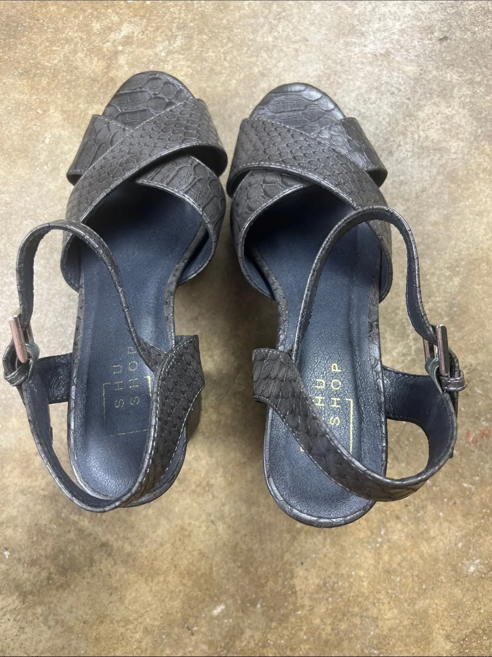 ShuShop Metallic Grey Croc-Embossed Platform Sandals with Block Heel Size: 7 1/2